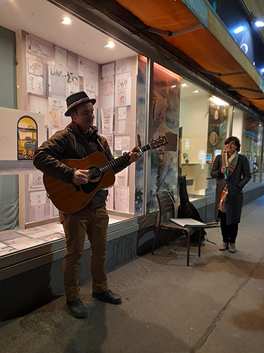 Douglas Linton; Vernissage "Jemand zeichnet... Einer schreibt"; Schaufenster Denis; Martina Gasser; Franz Schuster